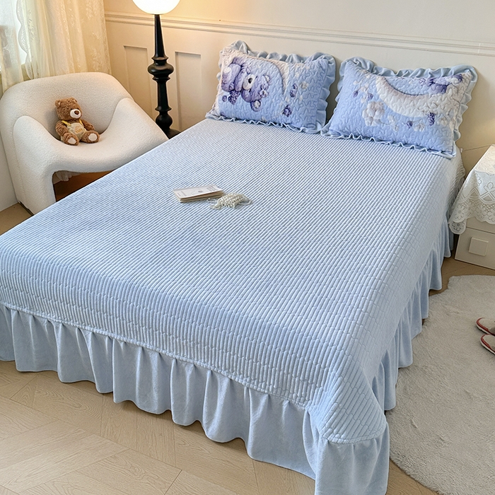 91家纺网 家纺一手货源 找家纺 雅眠居 2025直播爆款5D大版数码印花牛奶绒床盖四件套宝宝绒床裙 小熊派对