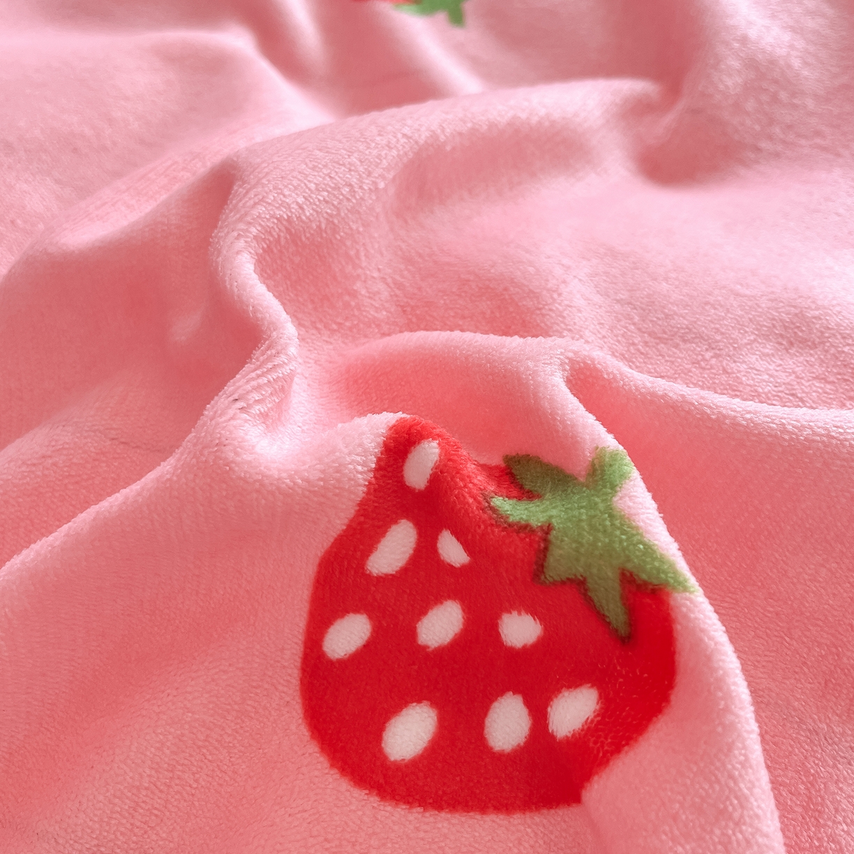 91家纺网 家纺一手货源 找家纺 卡斯诺家纺馆 2025新款高克重牛奶绒印花四件套 奶油甜心