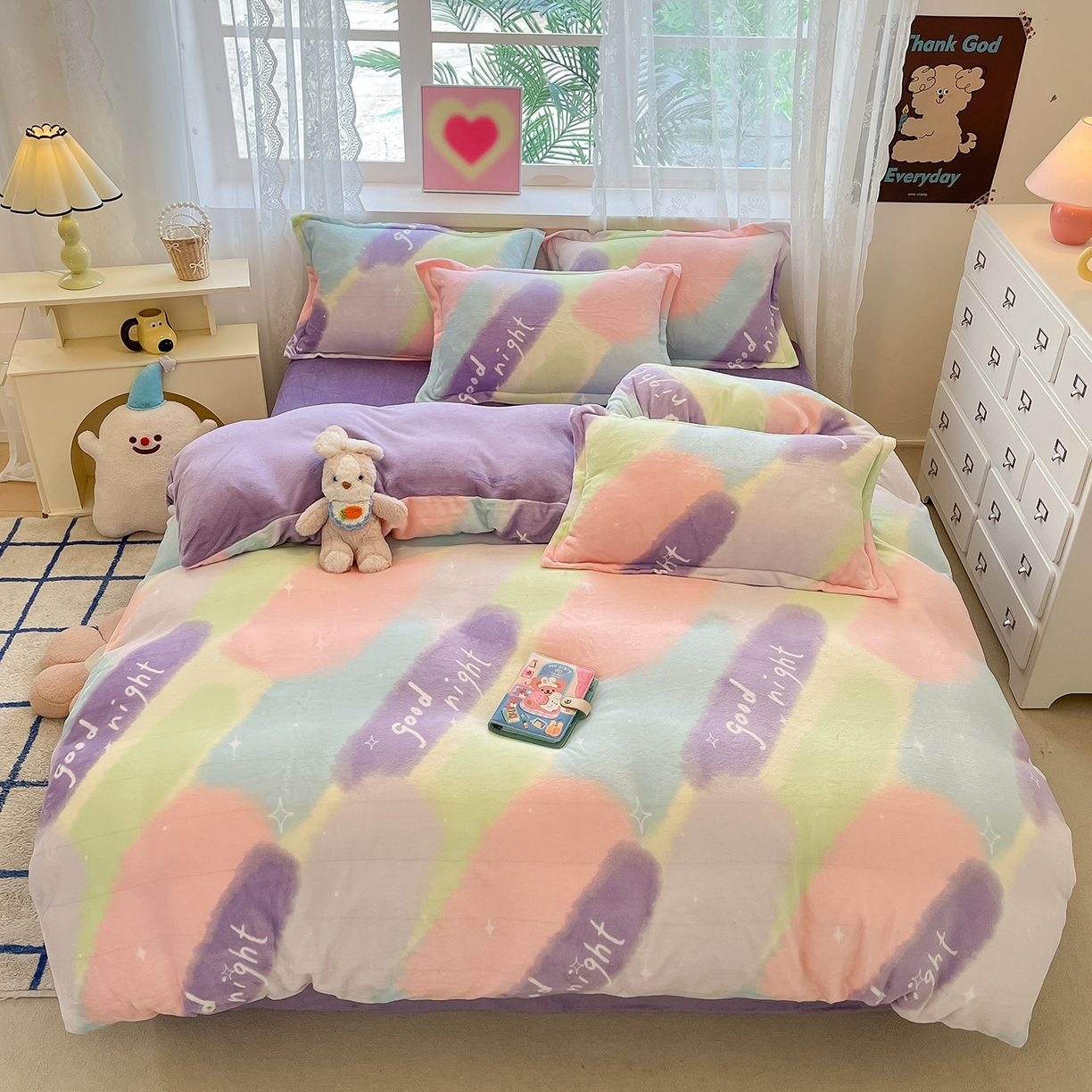 91家纺网 家纺一手货源 找家纺 卡斯诺家纺馆 2025新款高克重牛奶绒印花四件套 暖彩