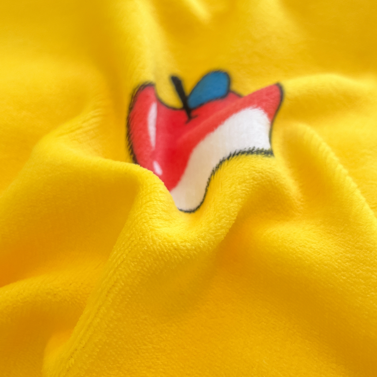 91家纺网 家纺一手货源 找家纺 卡斯诺家纺馆 2025新款高克重牛奶绒印花四件套 皮卡丘