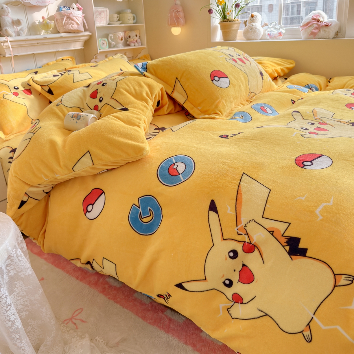 91家纺网 家纺一手货源 找家纺 卡斯诺家纺馆 2025新款高克重牛奶绒印花四件套 皮卡丘