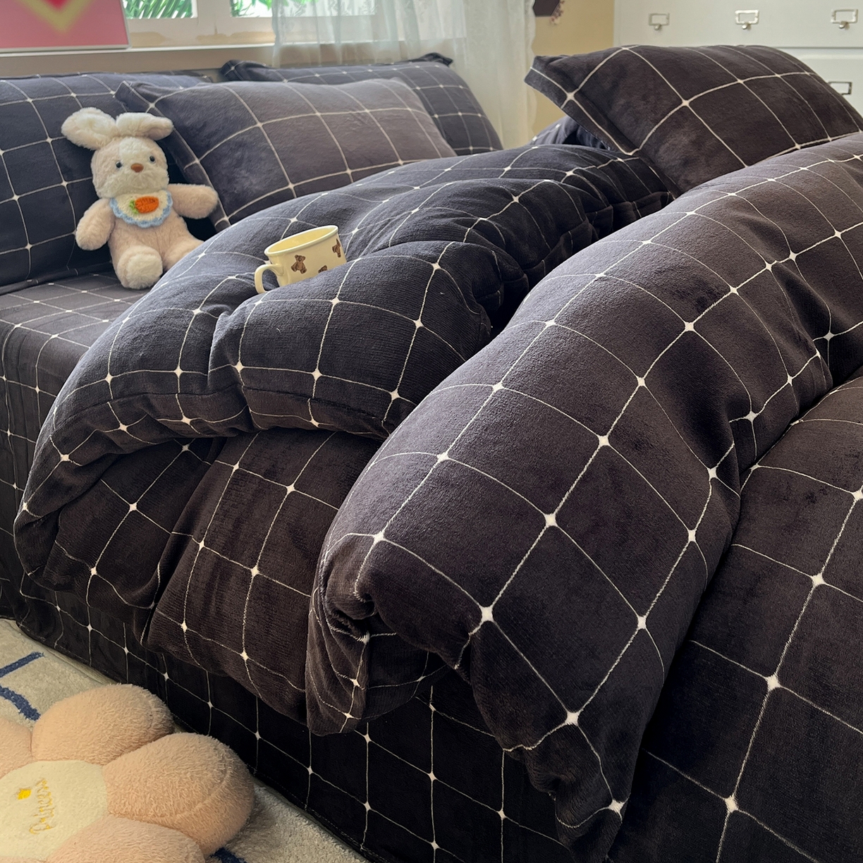 91家纺网 家纺一手货源 找家纺 卡斯诺家纺馆 2025新款高克重牛奶绒印花四件套 品格