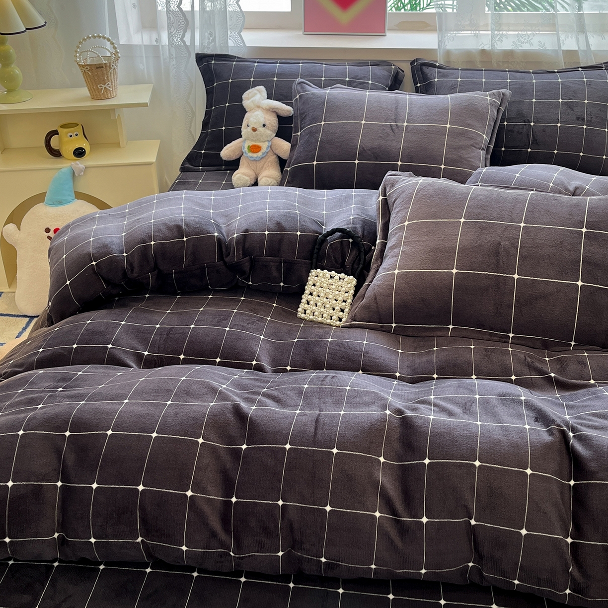 91家纺网 家纺一手货源 找家纺 卡斯诺家纺馆 2025新款高克重牛奶绒印花四件套 品格