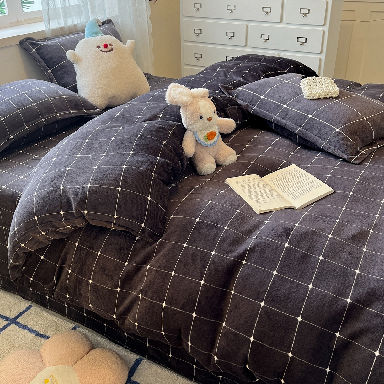 91家纺网 家纺一手货源 找家纺 卡斯诺家纺馆 2025新款高克重牛奶绒印花四件套 品格