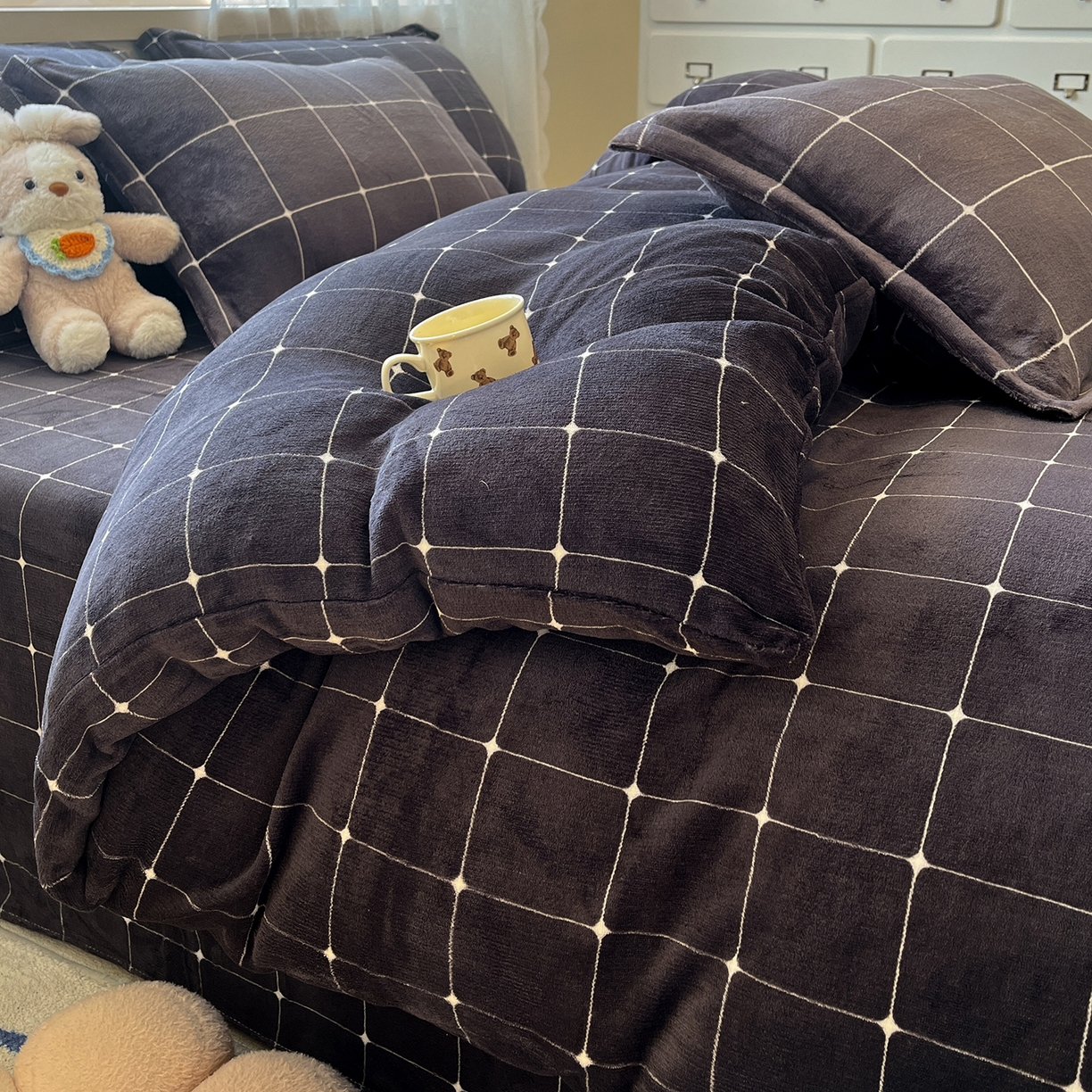 91家纺网 家纺一手货源 找家纺 卡斯诺家纺馆 2025新款高克重牛奶绒印花四件套 品格