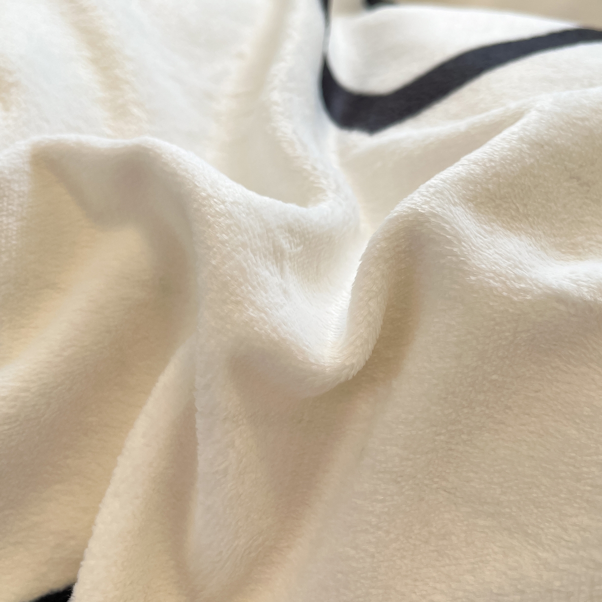 91家纺网 家纺一手货源 找家纺 卡斯诺家纺馆 2025新款高克重牛奶绒印花四件套 如梦令