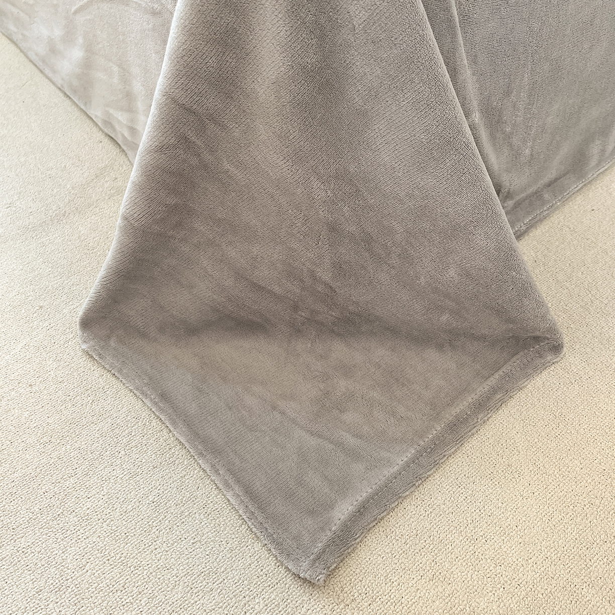 91家纺网 家纺一手货源 找家纺 卡斯诺家纺馆 2025新款高克重牛奶绒印花四件套 如梦令