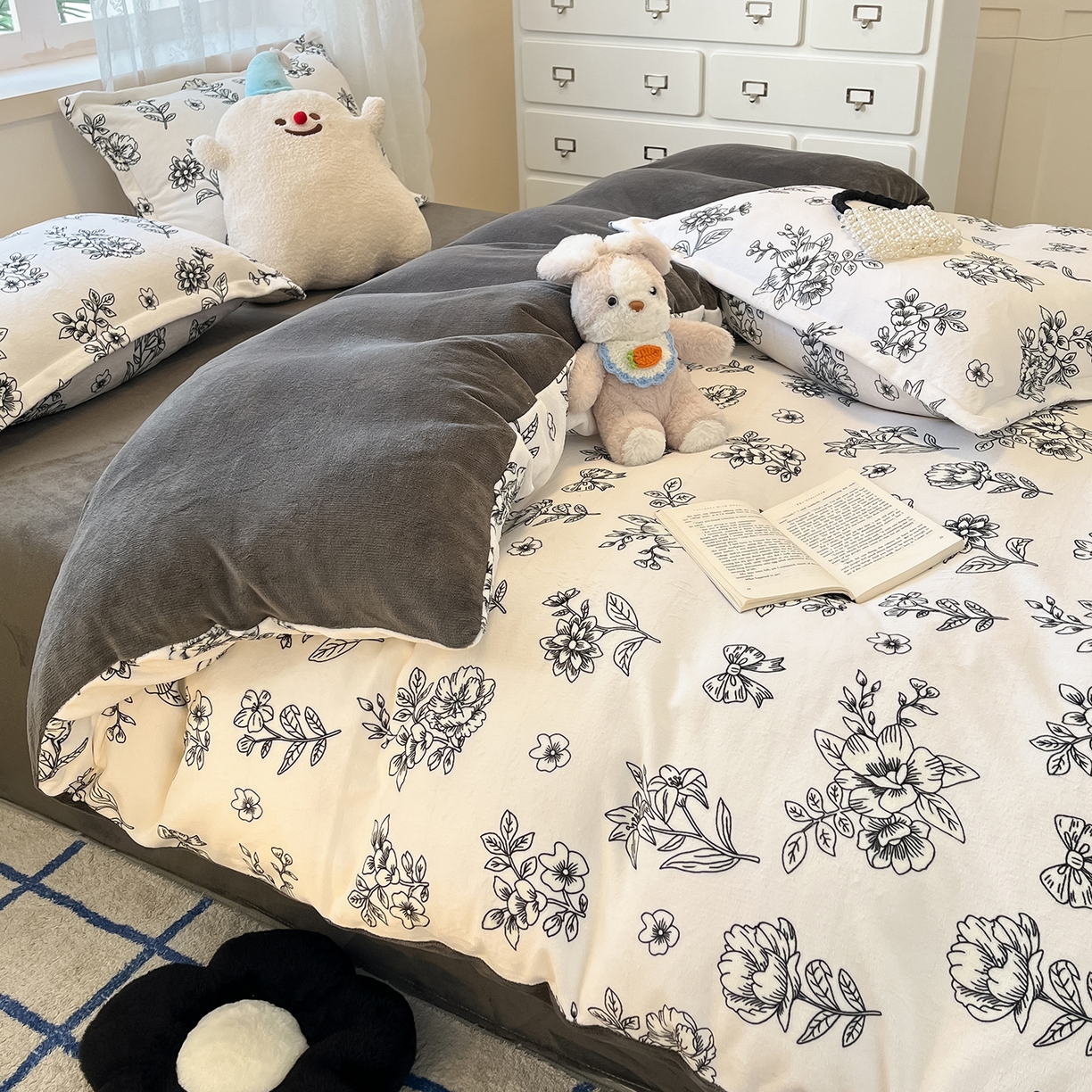 91家纺网 家纺一手货源 找家纺 卡斯诺家纺馆 2025新款高克重牛奶绒印花四件套 赛琳