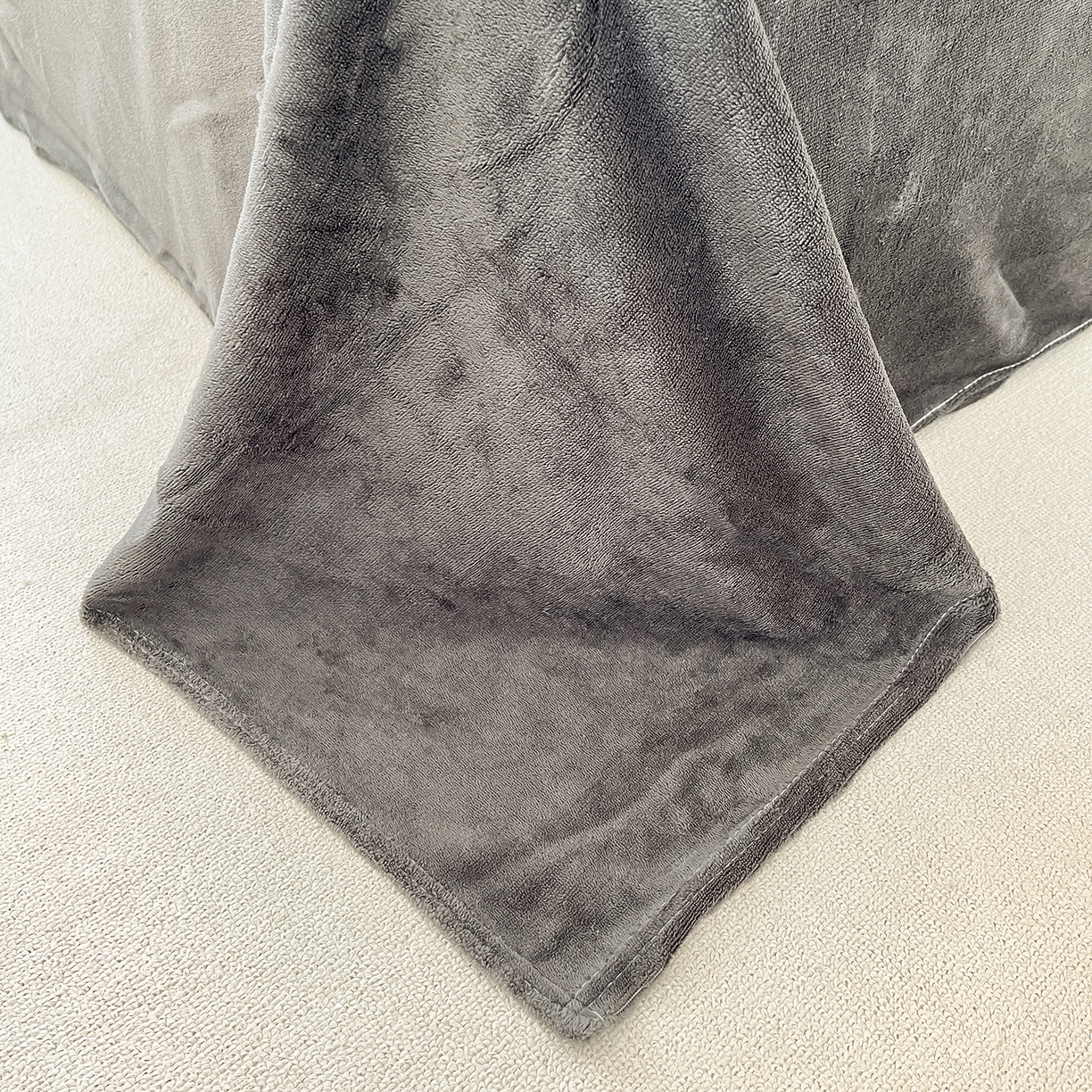 91家纺网 家纺一手货源 找家纺 卡斯诺家纺馆 2025新款高克重牛奶绒印花四件套 赛琳