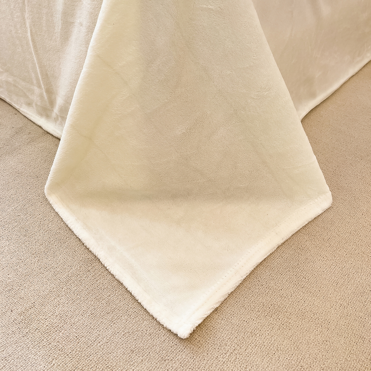 91家纺网 家纺一手货源 找家纺 卡斯诺家纺馆 2025新款高克重牛奶绒印花四件套 少女情结