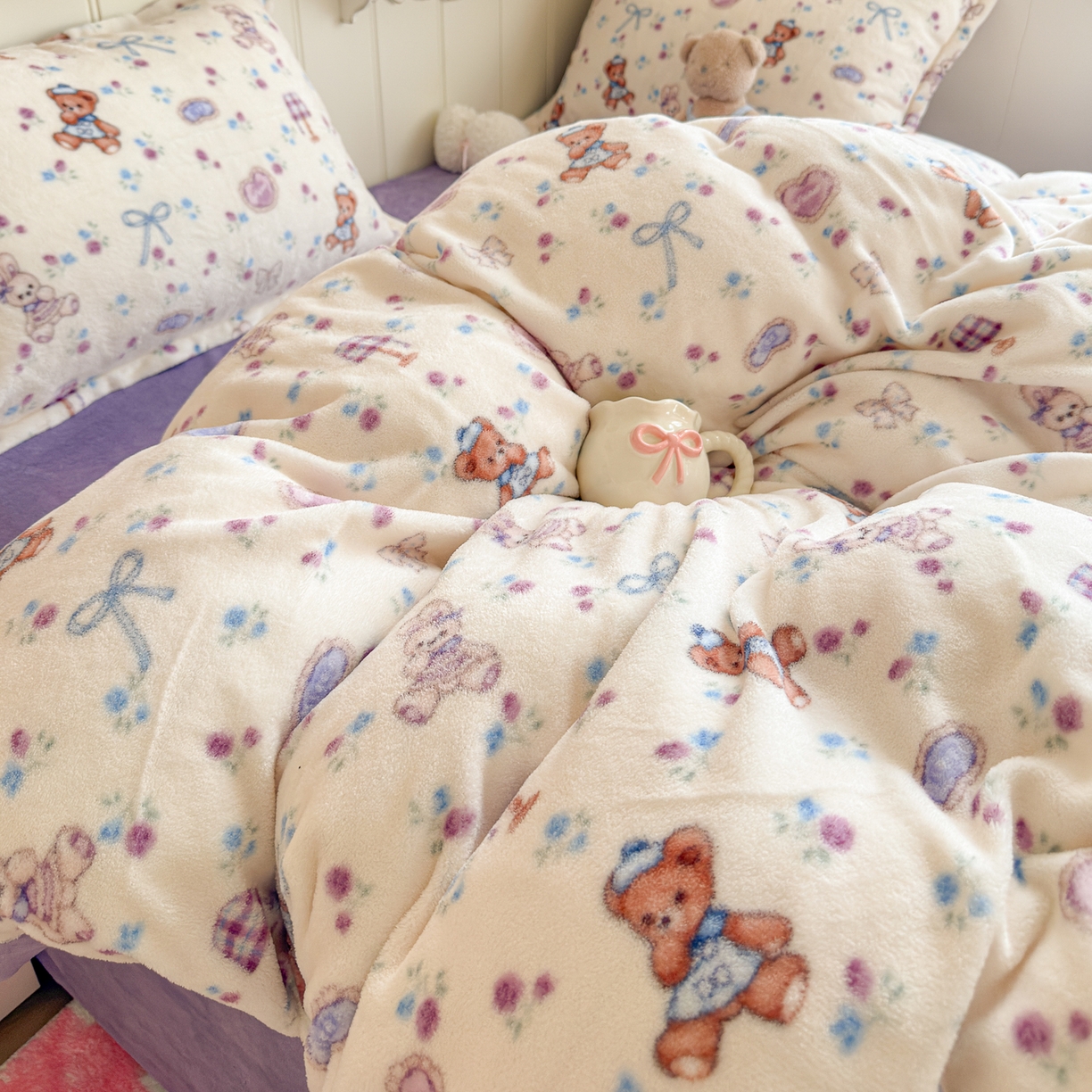 91家纺网 家纺一手货源 找家纺 卡斯诺家纺馆 2025新款高克重牛奶绒印花四件套 苏颜