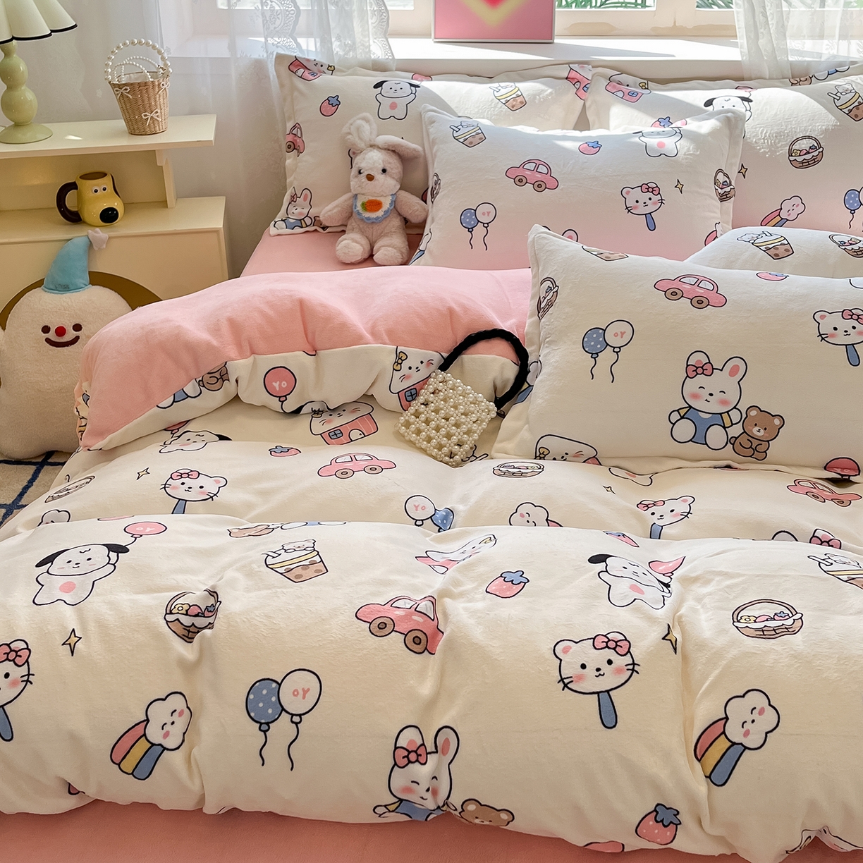 91家纺网 家纺一手货源 找家纺 卡斯诺家纺馆 2025新款高克重牛奶绒印花四件套 甜趣时光