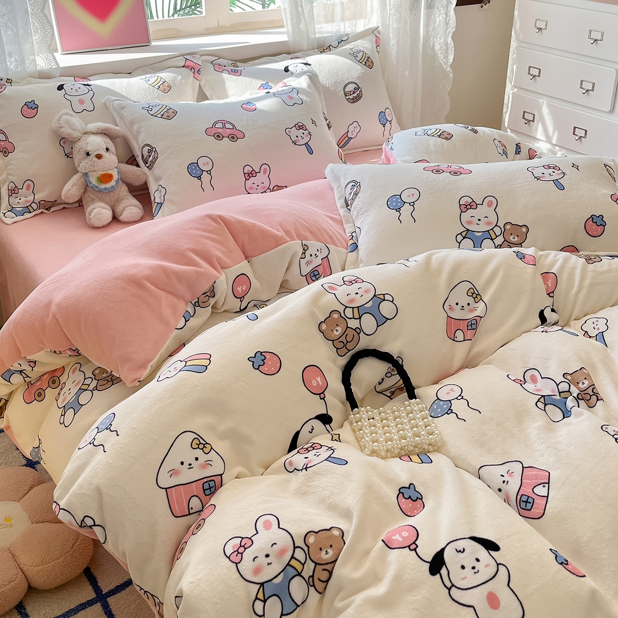 91家纺网 家纺一手货源 找家纺 卡斯诺家纺馆 2025新款高克重牛奶绒印花四件套 甜趣时光