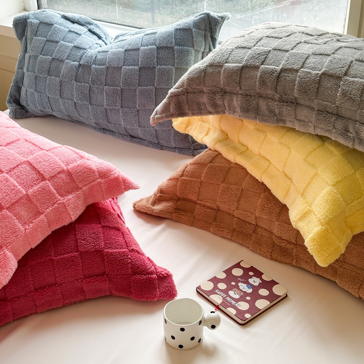 91家纺网 家纺一手货源 找家纺 7V 2025新款A类牛奶绒立体格四件套雕花绒夹棉床盖床笠四件套全工艺牛奶绒 组合