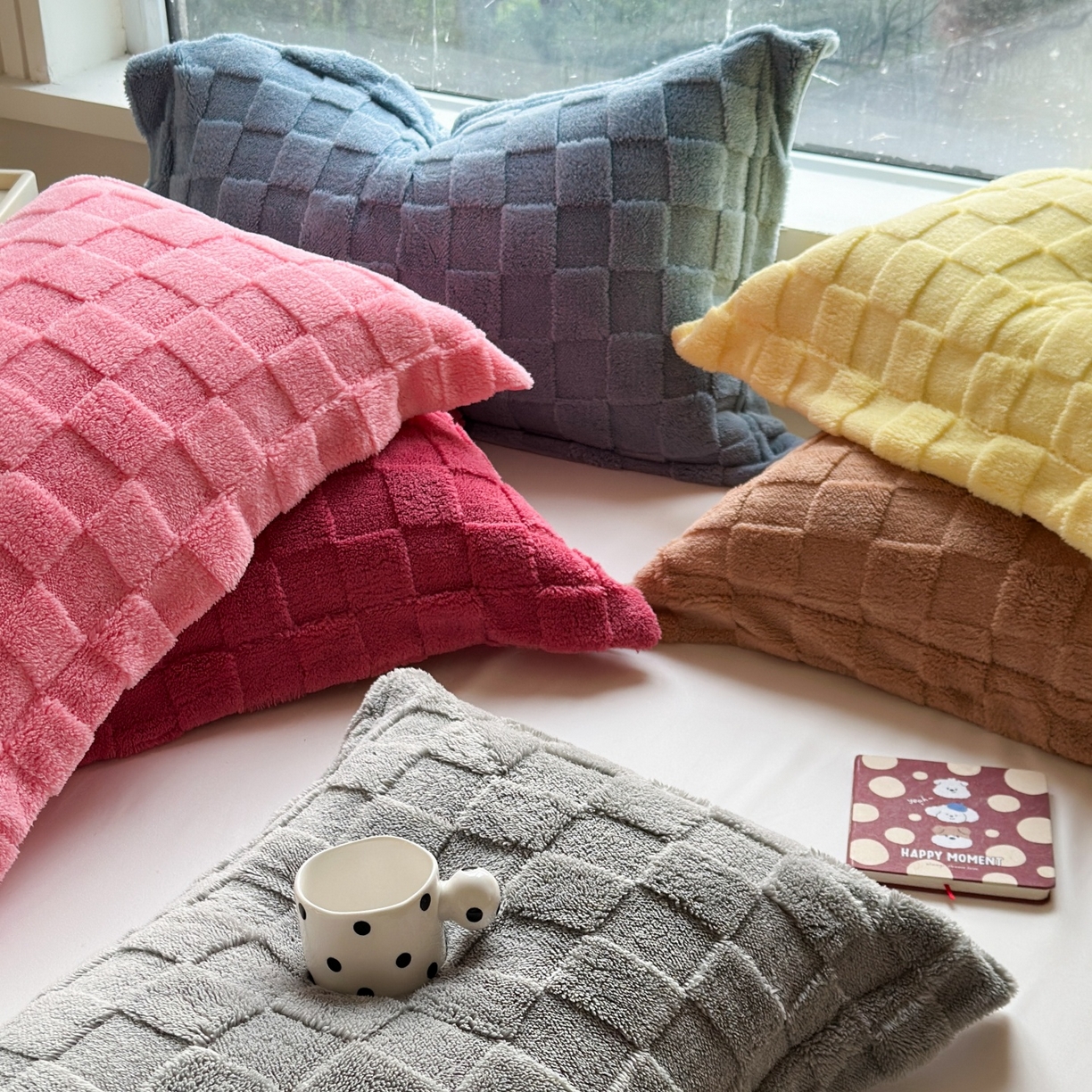 91家纺网 家纺一手货源 找家纺 7V 2025新款A类牛奶绒立体格四件套雕花绒夹棉床盖床笠四件套全工艺牛奶绒 组合