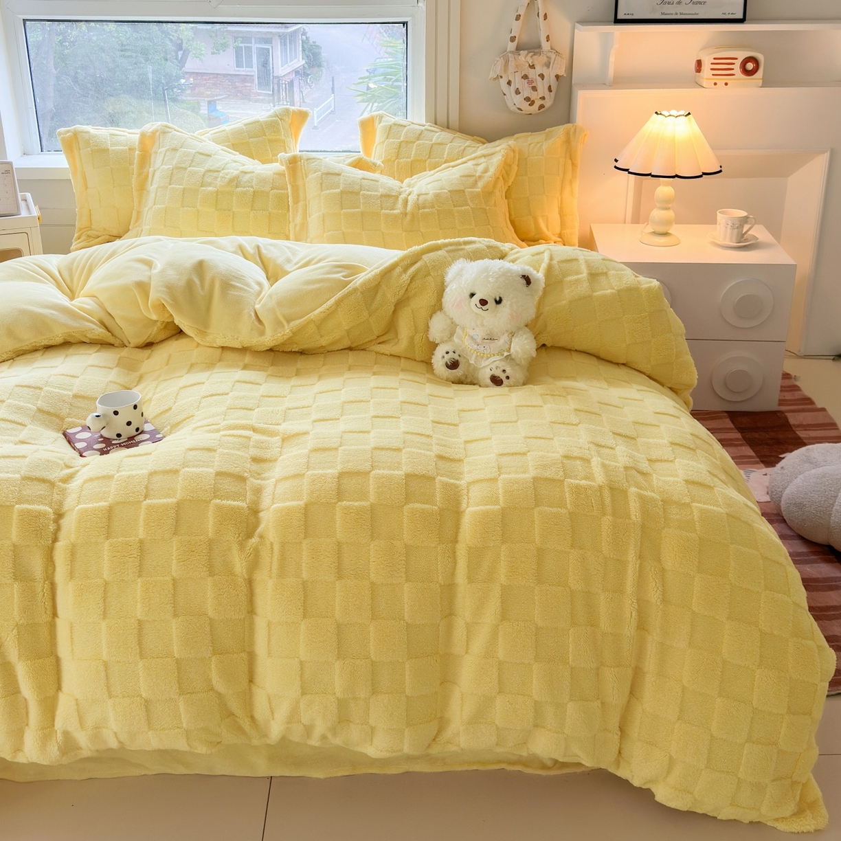 91家纺网 家纺一手货源 找家纺 7V 2025新款A类牛奶绒立体格四件套雕花绒夹棉床盖床笠四件套全工艺牛奶绒 嫩黄