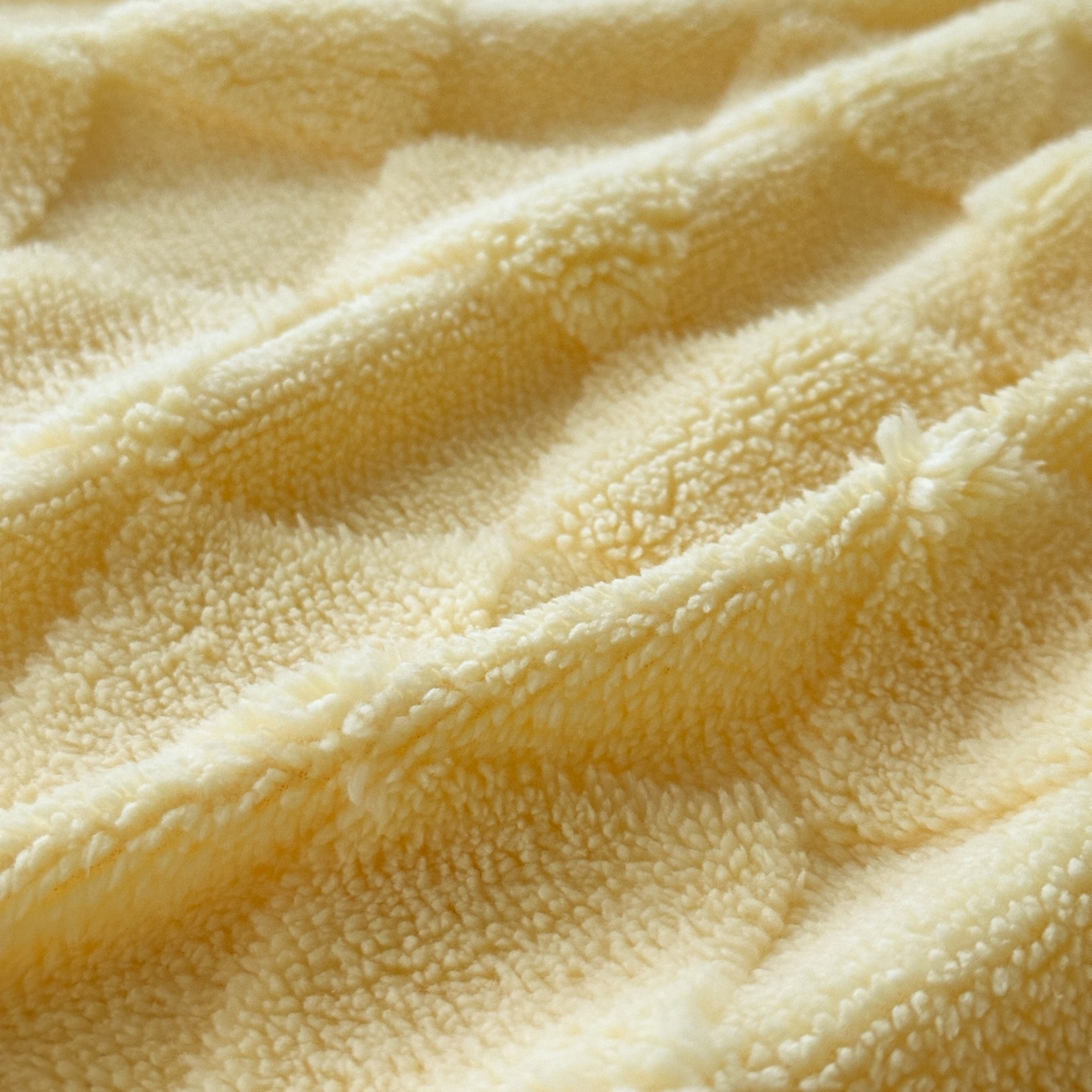 91家纺网 家纺一手货源 找家纺 7V 2025新款A类牛奶绒立体格四件套雕花绒夹棉床盖床笠四件套全工艺牛奶绒 嫩黄