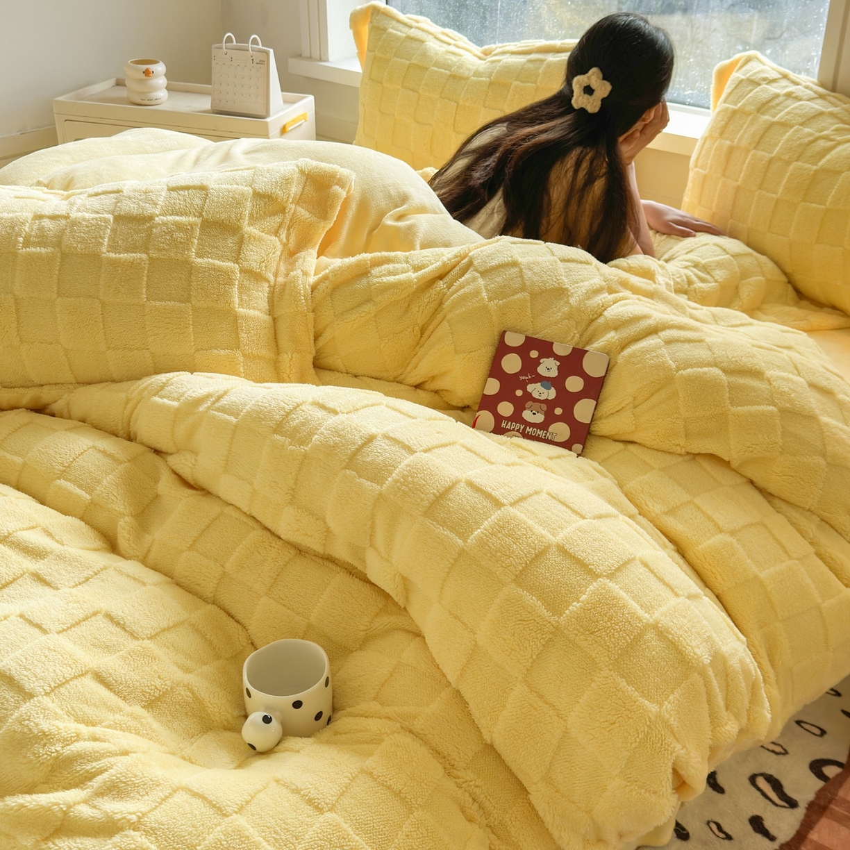 91家纺网 家纺一手货源 找家纺 7V 2025新款A类牛奶绒立体格四件套雕花绒夹棉床盖床笠四件套全工艺牛奶绒 嫩黄