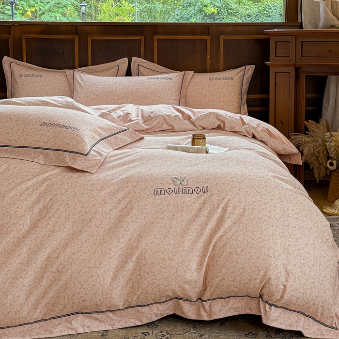 91家纺网 家纺一手货源 找家纺 舒慕家纺 2025新款长绒棉磨毛全棉磨毛四件套 梦蝶-粉