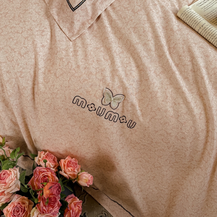 91家纺网 家纺一手货源 找家纺 舒慕家纺 2025新款长绒棉磨毛全棉磨毛四件套 梦蝶-粉