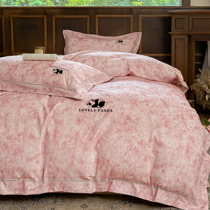 91家纺网 家纺一手货源 找家纺 舒慕家纺 2025新款长绒棉磨毛全棉磨毛四件套 熊猫-粉