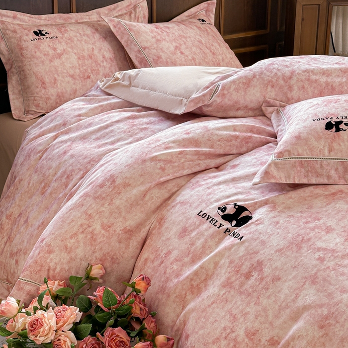 91家纺网 家纺一手货源 找家纺 舒慕家纺 2025新款长绒棉磨毛全棉磨毛四件套 熊猫-粉