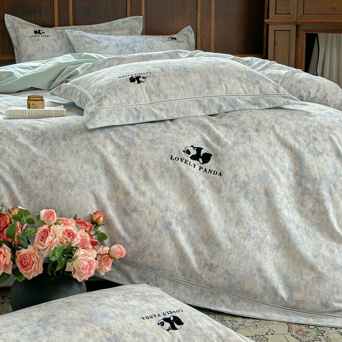 91家纺网 家纺一手货源 找家纺 舒慕家纺 2025新款长绒棉磨毛全棉磨毛四件套 熊猫-蓝