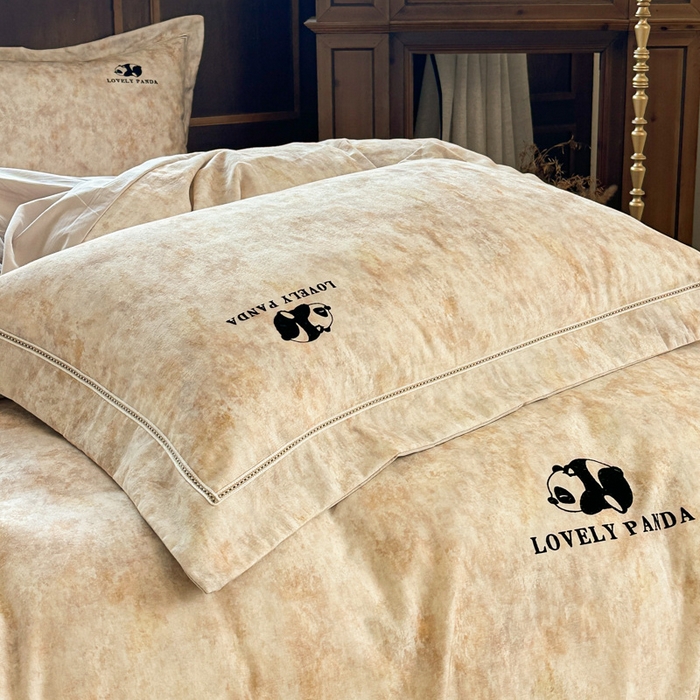 91家纺网 家纺一手货源 找家纺 舒慕家纺 2025新款长绒棉磨毛全棉磨毛四件套 熊猫-驼