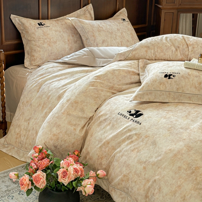 91家纺网 家纺一手货源 找家纺 舒慕家纺 2025新款长绒棉磨毛全棉磨毛四件套 熊猫-驼