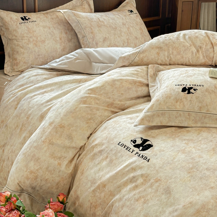 91家纺网 家纺一手货源 找家纺 舒慕家纺 2025新款长绒棉磨毛全棉磨毛四件套 熊猫-驼