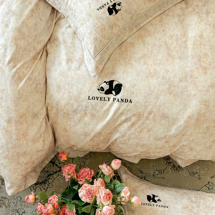 91家纺网 家纺一手货源 找家纺 舒慕家纺 2025新款长绒棉磨毛全棉磨毛四件套 熊猫-驼