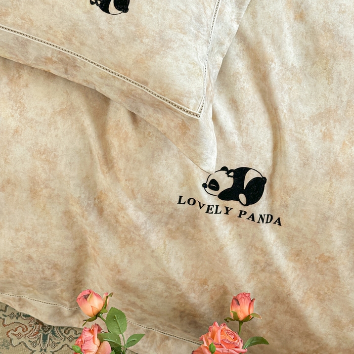 91家纺网 家纺一手货源 找家纺 舒慕家纺 2025新款长绒棉磨毛全棉磨毛四件套 熊猫-驼