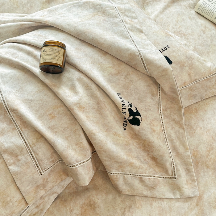 91家纺网 家纺一手货源 找家纺 舒慕家纺 2025新款长绒棉磨毛全棉磨毛四件套 熊猫-驼