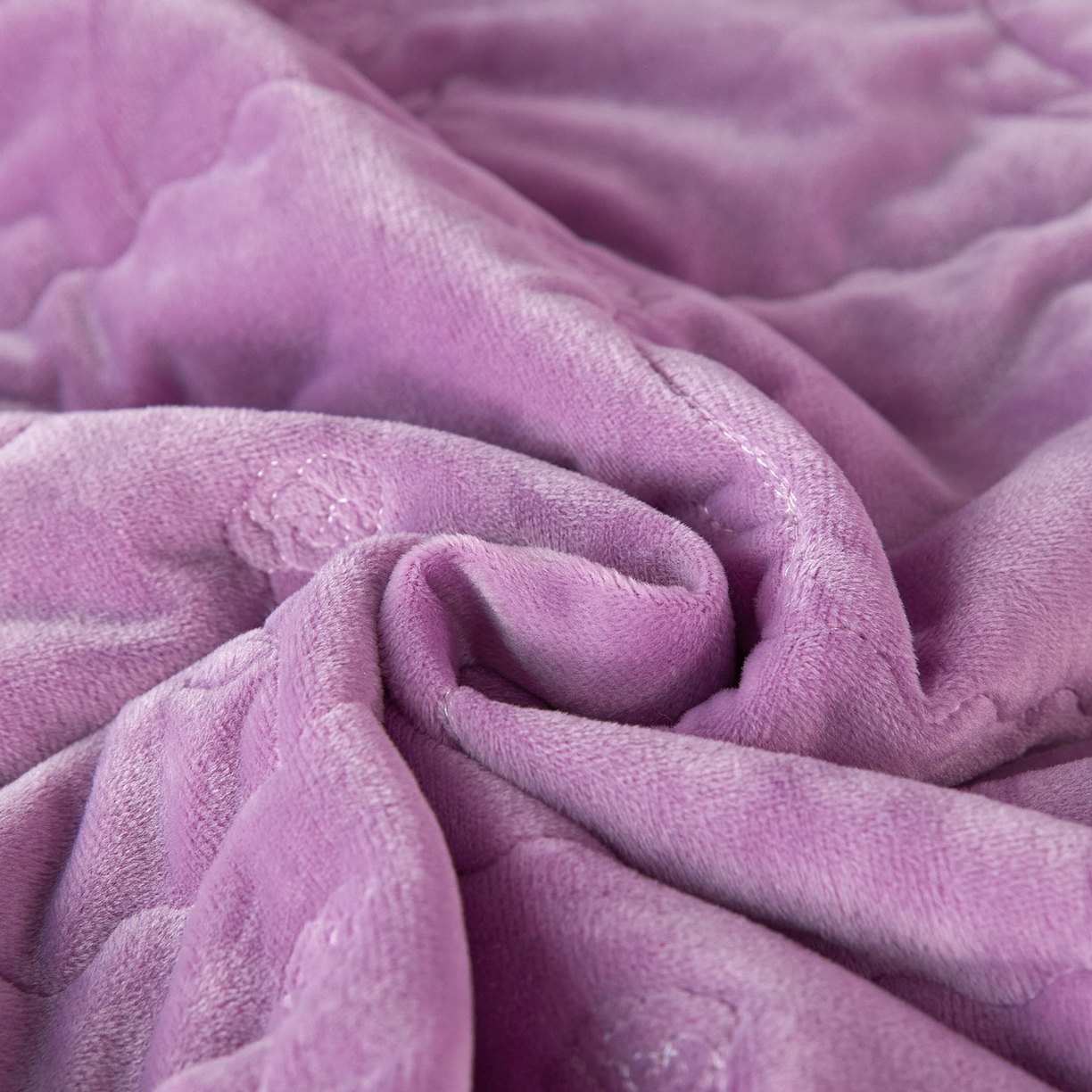 91家纺网 家纺一手货源 找家纺 青竹苑 2025新款婴儿绒宝宝绒玫瑰刺绣版床盖款四件套 慕达-紫