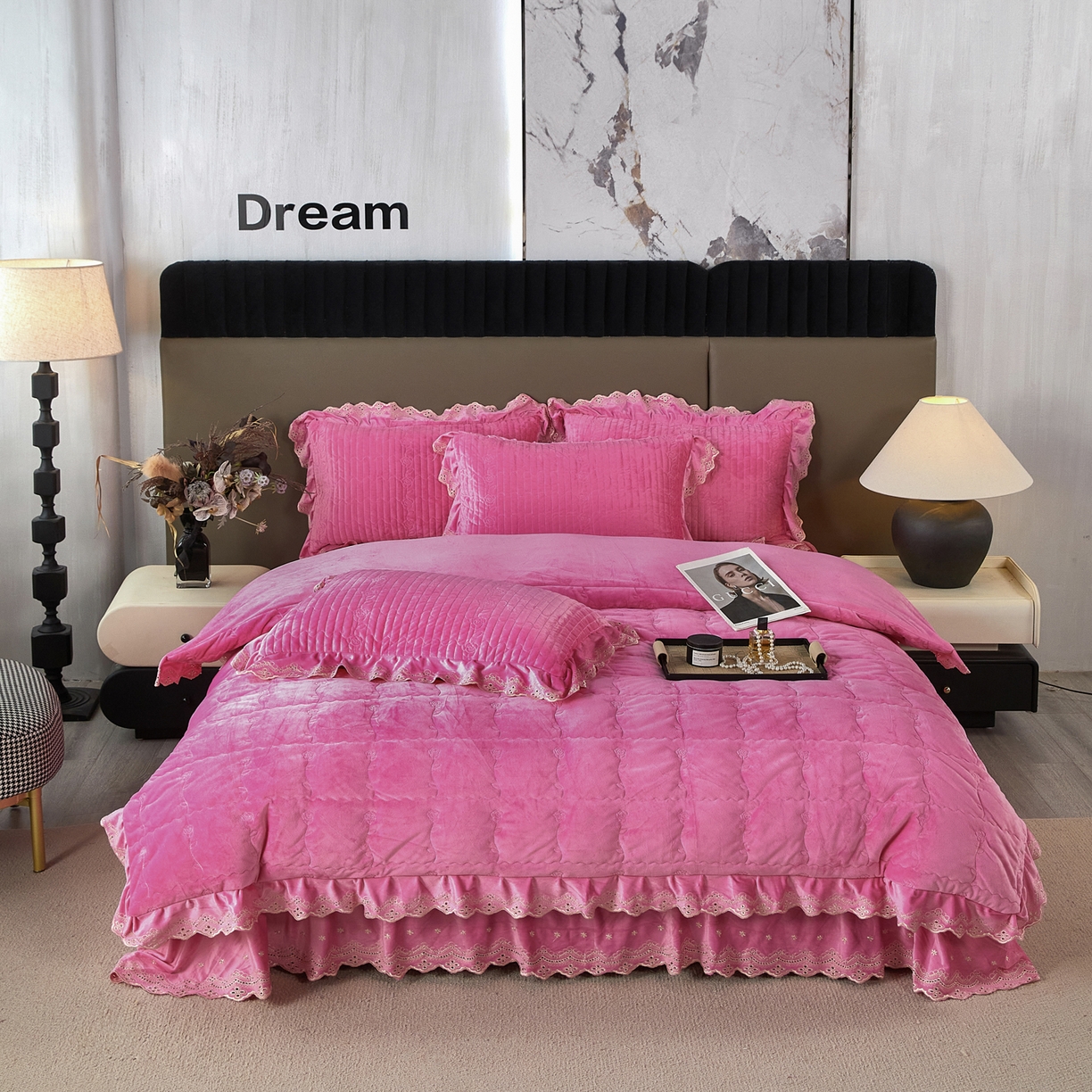 91家纺网 家纺一手货源 找家纺 青竹苑 2025新款婴儿绒宝宝绒玫瑰刺绣版床盖款四件套 慕达-妍红