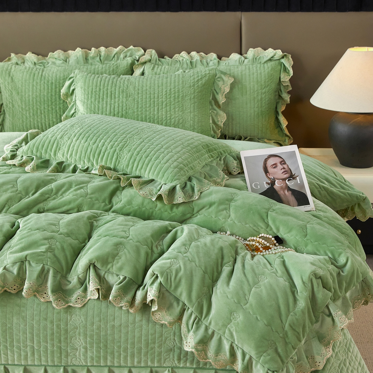 91家纺网 家纺一手货源 找家纺 青竹苑 2025新款婴儿绒宝宝绒玫瑰刺绣版床盖款四件套 慕达-绿