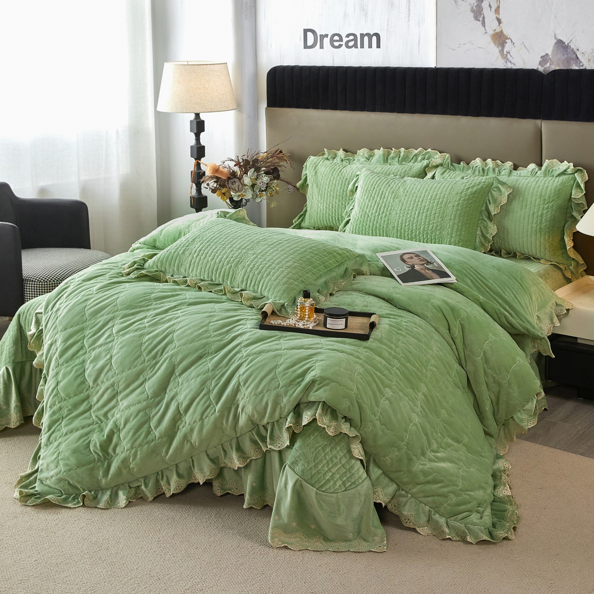 91家纺网 家纺一手货源 找家纺 青竹苑 2025新款婴儿绒宝宝绒玫瑰刺绣版床盖款四件套 慕达-绿