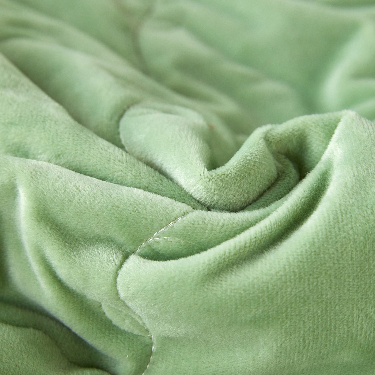 91家纺网 家纺一手货源 找家纺 青竹苑 2025新款婴儿绒宝宝绒玫瑰刺绣版床盖款四件套 慕达-绿