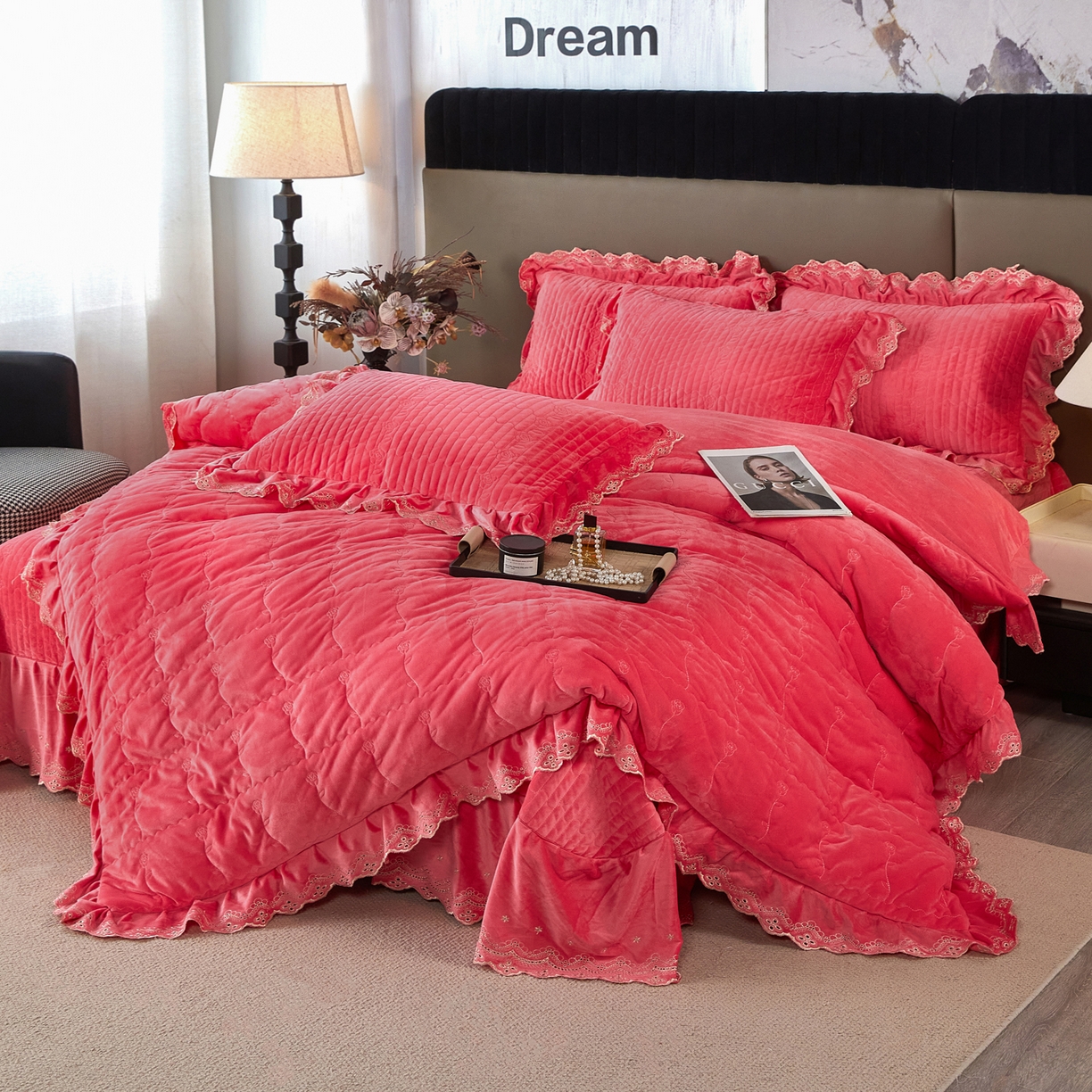 91家纺网 家纺一手货源 找家纺 青竹苑 2025新款婴儿绒宝宝绒玫瑰刺绣版床盖款四件套 慕达-深粉