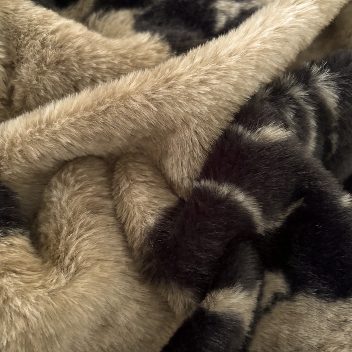 91家纺网 家纺一手货源 找家纺 铠畅家纺 2025新款兔毛包边款仿兔毛被套毯牛奶绒被套毯子 奥斯玫瑰