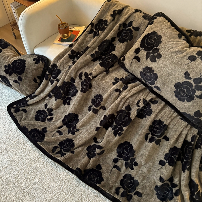 91家纺网 家纺一手货源 找家纺 铠畅家纺 2025新款兔毛包边款仿兔毛被套毯牛奶绒被套毯子 奥斯玫瑰