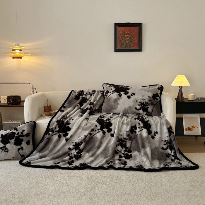 91家纺网 家纺一手货源 找家纺 铠畅家纺 2025新款兔毛包边款仿兔毛被套毯牛奶绒被套毯子 晨间玫瑰