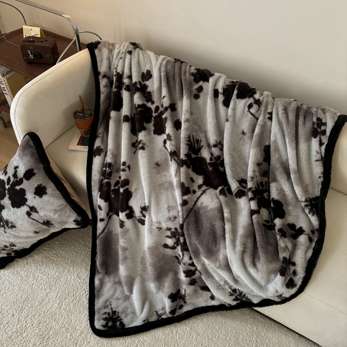 91家纺网 家纺一手货源 找家纺 铠畅家纺 2025新款兔毛包边款仿兔毛被套毯牛奶绒被套毯子 晨间玫瑰