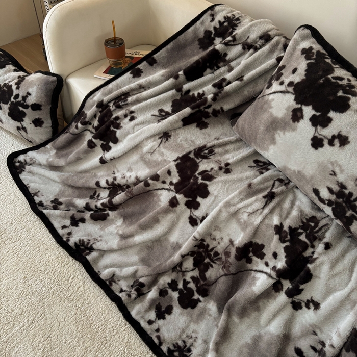 91家纺网 家纺一手货源 找家纺 铠畅家纺 2025新款兔毛包边款仿兔毛被套毯牛奶绒被套毯子 晨间玫瑰