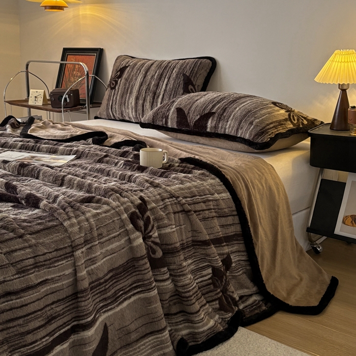 铠畅家纺 2025新款兔毛包边款仿兔毛被套毯牛奶绒被套毯子 蝶之翼