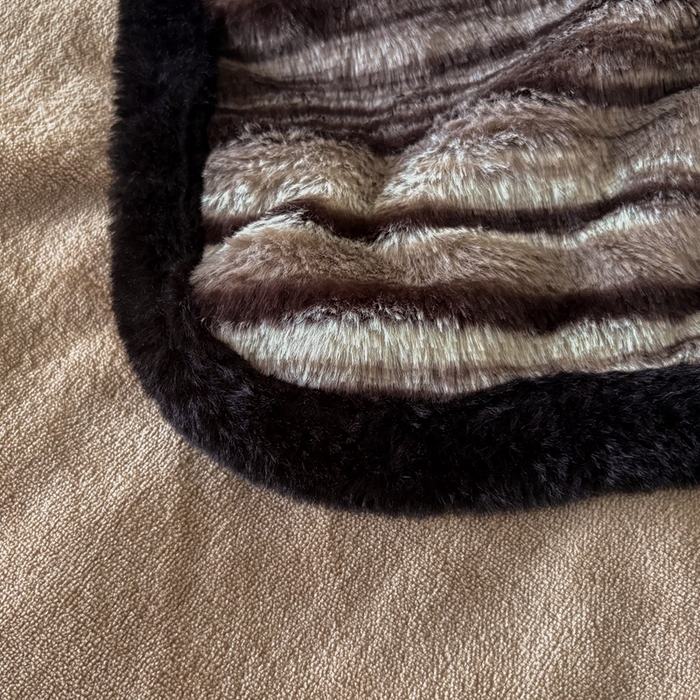 91家纺网 家纺一手货源 找家纺 铠畅家纺 2025新款兔毛包边款仿兔毛被套毯牛奶绒被套毯子 蝶之翼