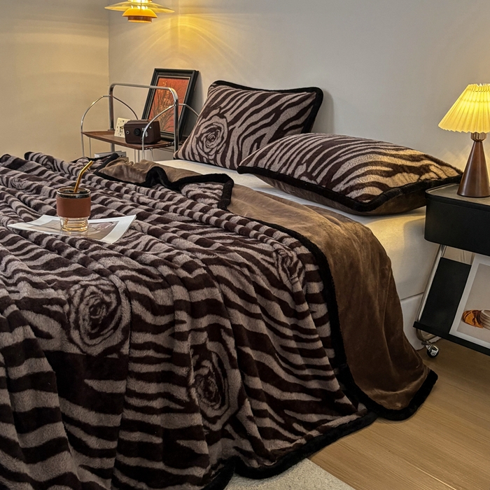 铠畅家纺 2025新款兔毛包边款仿兔毛被套毯牛奶绒被套毯子 律动