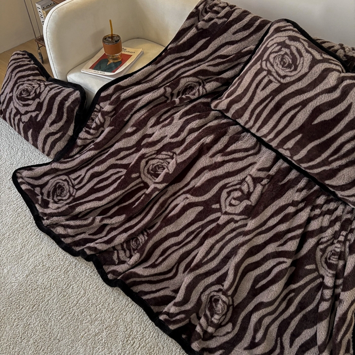 91家纺网 家纺一手货源 找家纺 铠畅家纺 2025新款兔毛包边款仿兔毛被套毯牛奶绒被套毯子 律动