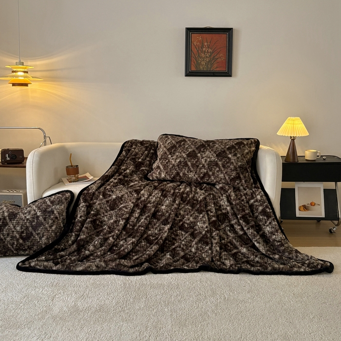 91家纺网 家纺一手货源 找家纺 铠畅家纺 2025新款兔毛包边款仿兔毛被套毯牛奶绒被套毯子 绿野仙踪