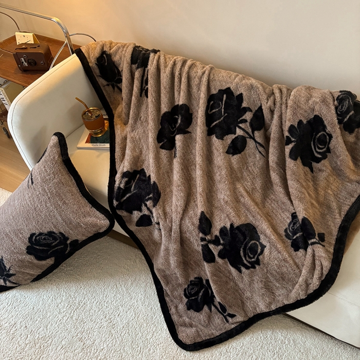 91家纺网 家纺一手货源 找家纺 铠畅家纺 2025新款兔毛包边款仿兔毛被套毯牛奶绒被套毯子 玫瑰晨露